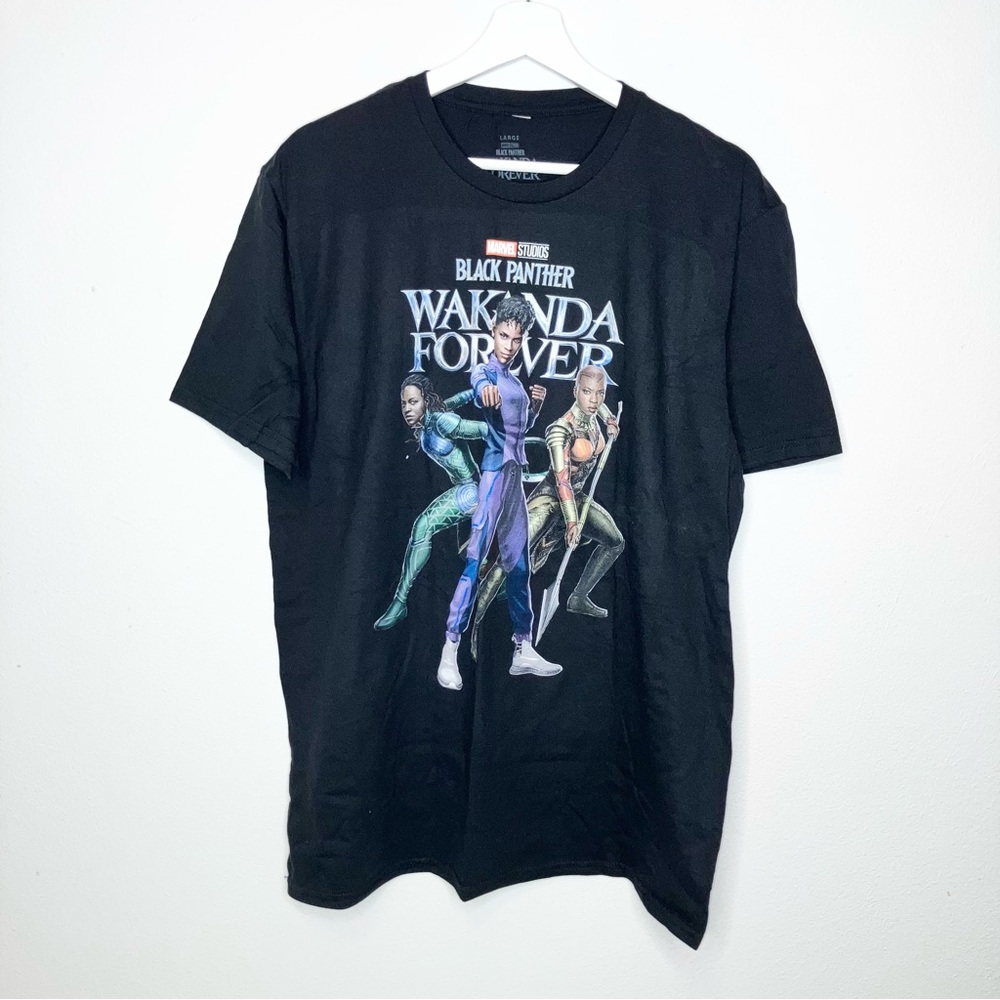 Marvel Black Panther Wakanda Forever Graphic Tee shirt new without tags